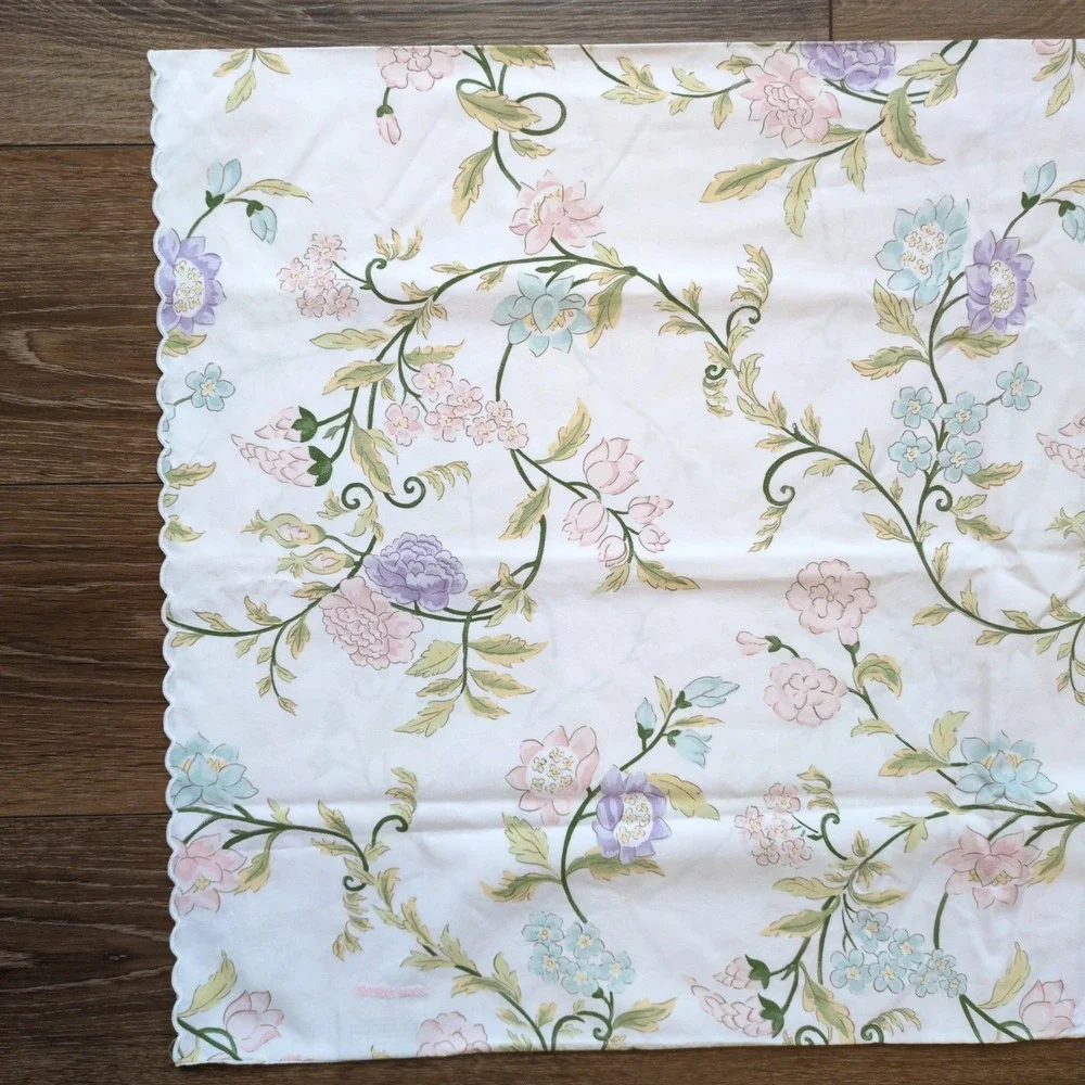 Sferra Floral Standard Cotton Pillowcase - Scalloped Edge EUC‎ Cottage